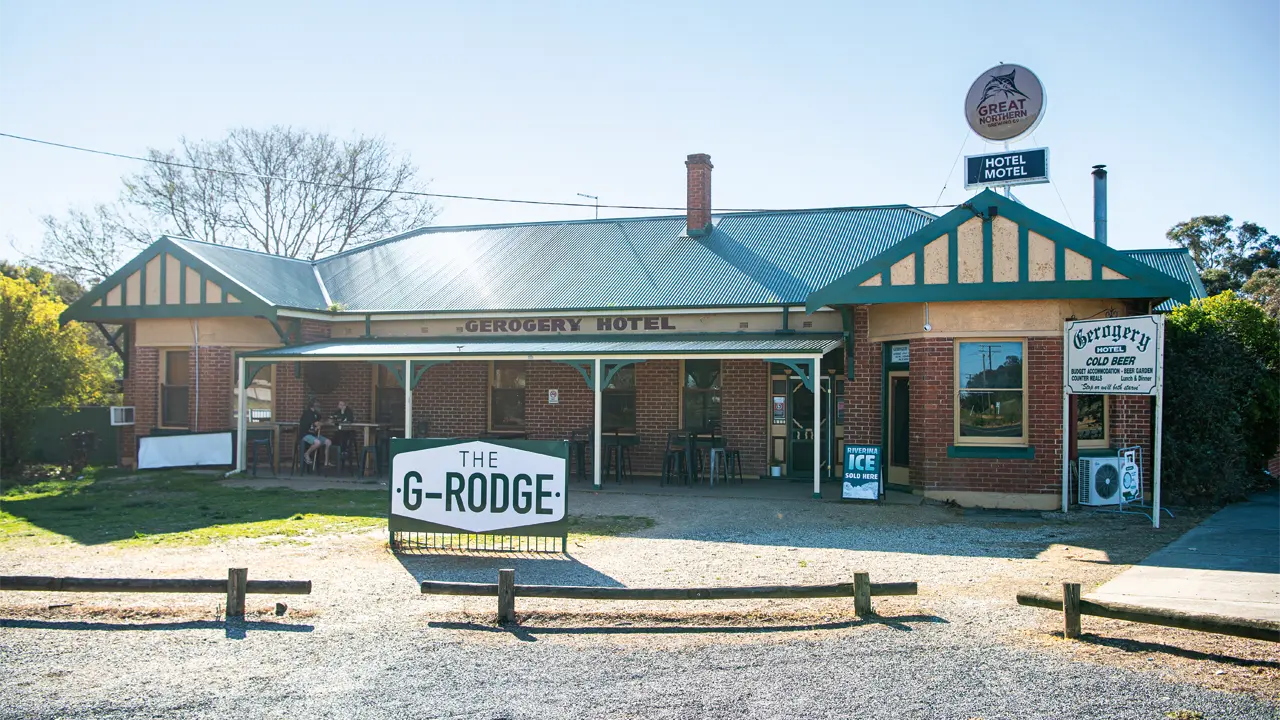 Aussie outback pub