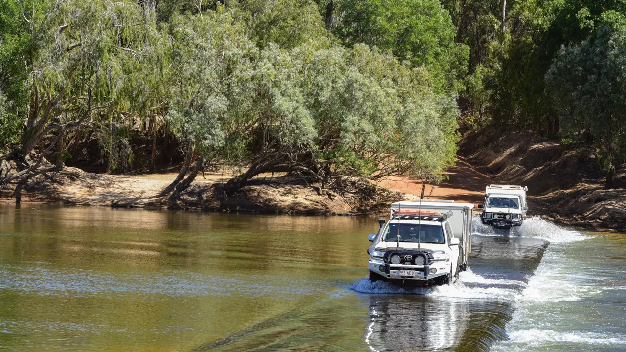 4WD tracks story